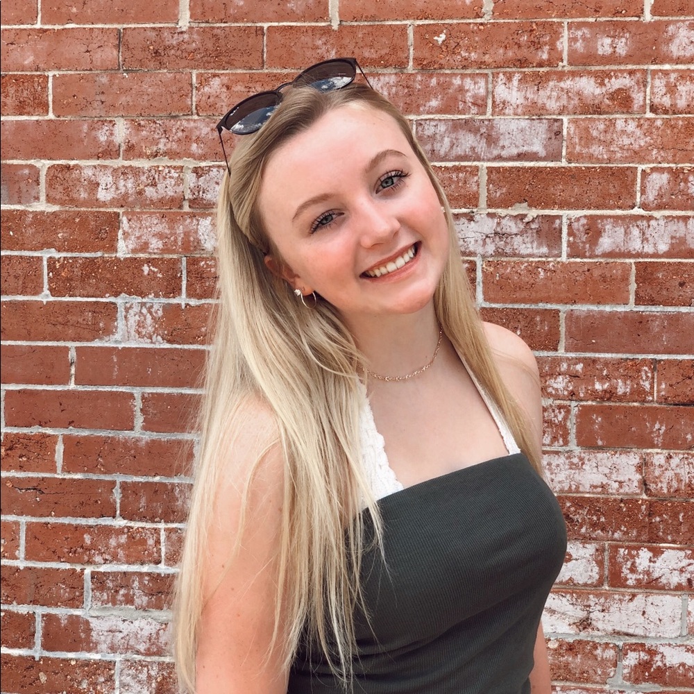 Meet your Posher, Olivia